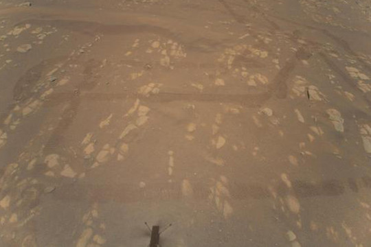 Ngắm bức ảnh màu đầu tiên trực thăng NASA chụp từ trên không Sao Hỏa