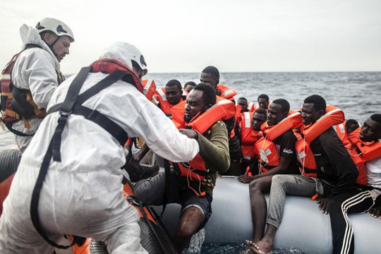 Tunisia giải cứu hàng chục người nhập cư trái phép