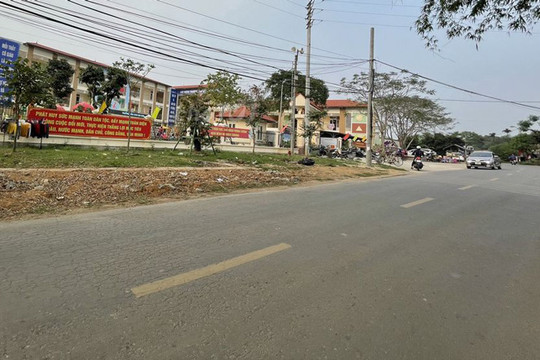 Cấm đường 416 thị xã Sơn Tây để phòng, chống dịch Covid-19