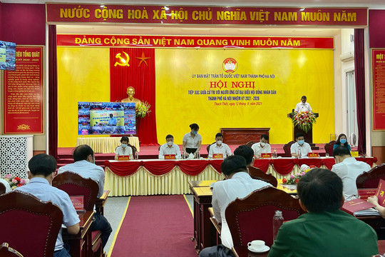 Người ứng cử đại biểu HĐND thành phố tiếp xúc với cử tri huyện Thạch Thất