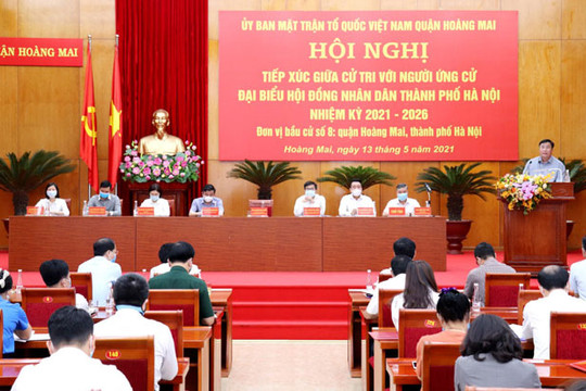 Người ứng cử đại biểu HĐND thành phố tiếp xúc với cử tri quận Hoàng Mai