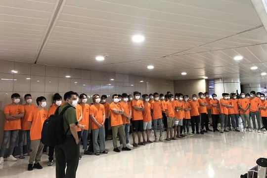 Thành phố Hồ Chí Minh: Trục xuất 52 người nước ngoài nhập cảnh trái phép