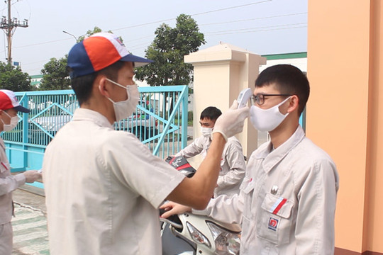 Ngăn chặn dịch lây lan trong các khu công nghiệp, chế xuất Hà Nội