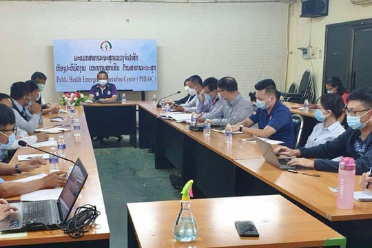 Các chuyên gia y tế Việt Nam hỗ trợ ngăn chặn dịch tái bùng phát tại Lào