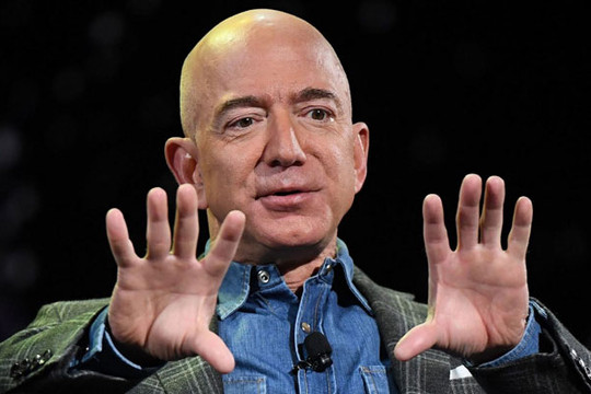Tỷ phú giàu nhất thế giới Jeff Bezos sẽ rời ghế CEO Amazon vào ngày 5-7