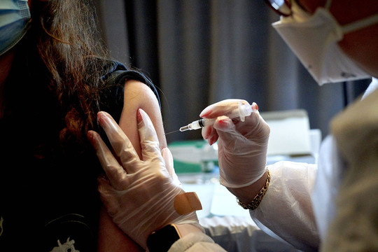 Canada cho phép sử dụng kết hợp các loại vắc xin ngừa Covid-19