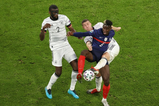 Đội tuyển Pháp hạ Đức bằng bàn phản lưới