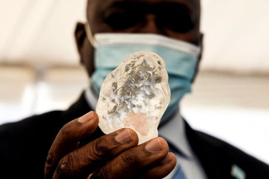Phát hiện viên kim cương lớn thứ ba thế giới tại Botswana