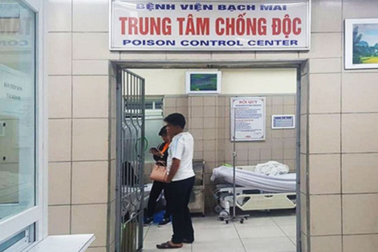 Một phụ nữ 22 tuổi ở Hà Nội nhập viện do ngộ độc chất tẩy rửa bồn cầu
