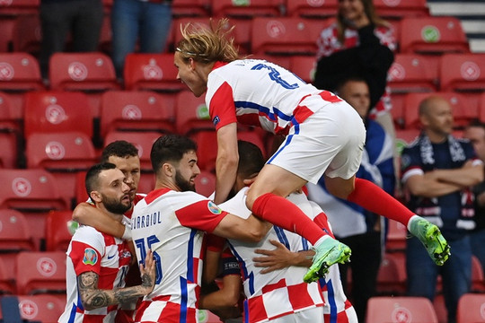 Modric tỏa sáng đưa Croatia vượt qua vòng bảng Euro 2020