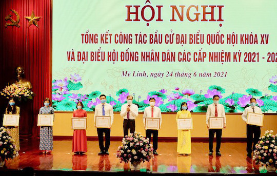 Huyện Mê Linh khen thưởng 230 tập thể, cá nhân có thành tích trong công tác bầu cử