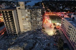 Khoảnh khắc tòa nhà 12 tầng ở Mỹ đổ sập kinh hoàng, chôn vùi cả trăm người