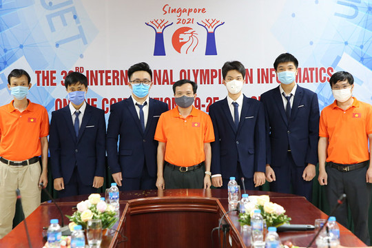 Học sinh Việt Nam giành bốn Huy chương bạc Olympic tin học quốc tế