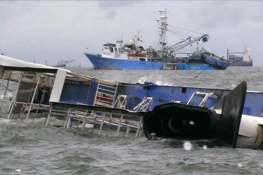 Chìm phà tại Indonesia, ít nhất 6 người thiệt mạng