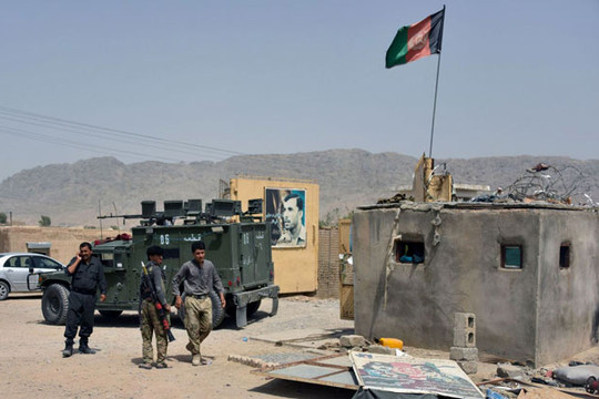 Ấn Độ rút 50 nhân viên ngoại giao khỏi Afghanistan khi Taliban tấn công mạnh