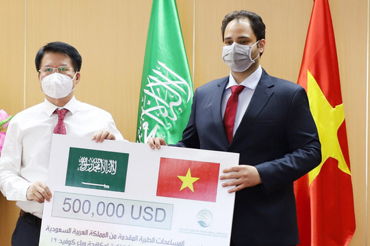 Bộ Y tế tiếp nhận gói viện trợ phòng, chống dịch trị giá 500.000 USD của Ả Rập Xê út