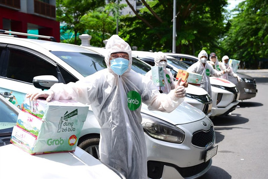 Thành phố Hồ Chí Minh: Sử dụng 150 xe taxi công nghệ cho công tác chống dịch Covid-19