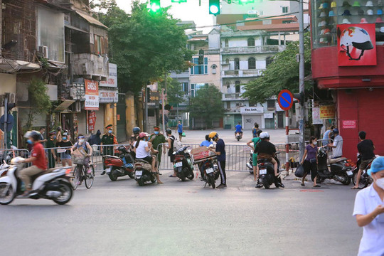 Cấm phương tiện lưu thông trên các tuyến phố Nguyễn Khuyến, Văn Miếu, Quốc Tử Giám