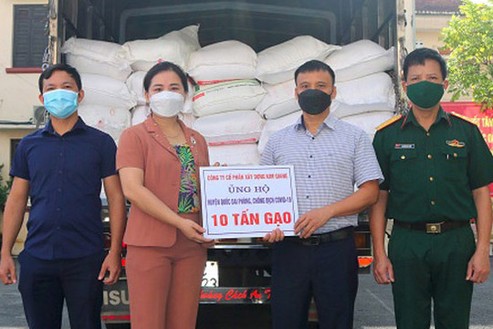 Huyện Quốc Oai tiếp nhận 38 tấn gạo hỗ trợ công tác phòng, chống dịch
