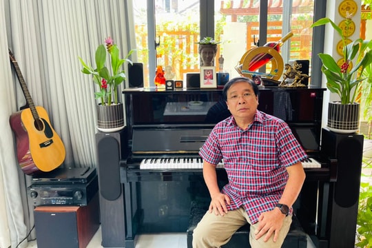 Nhạc sĩ Đinh Trung Cẩn: Khi ''Tổ quốc gọi tên mình''
