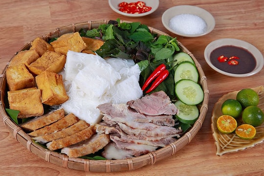 Cẩn trọng khi ăn bún đậu mắm tôm