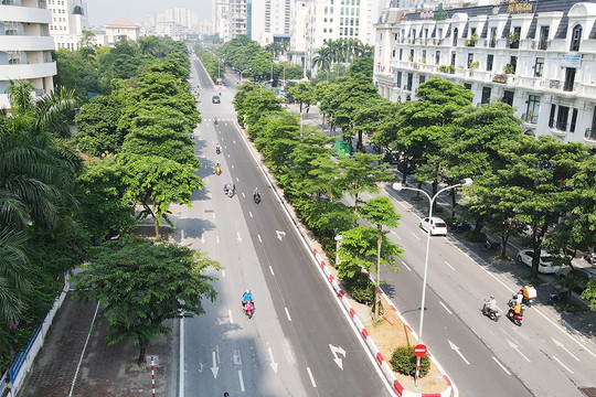 Diện mạo mới của các tuyến đường vừa xén dải phân cách ở Hà Nội