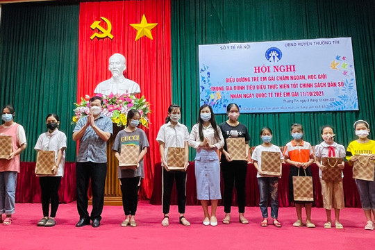 Hà Nội: Biểu dương 100 gia đình tại huyện Thường Tín thực hiện tốt chính sách dân số