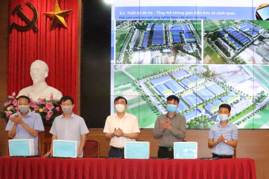 Huyện Quốc Oai bàn giao quy hoạch chi tiết 3 cụm công nghiệp làng nghề