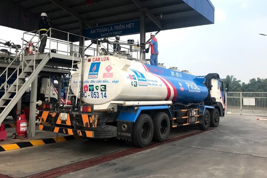 Vì sao giá xăng tăng mạnh?