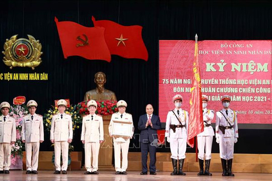Chủ tịch nước Nguyễn Xuân Phúc dự kỷ niệm 75 năm Ngày truyền thống Học viện An ninh nhân dân