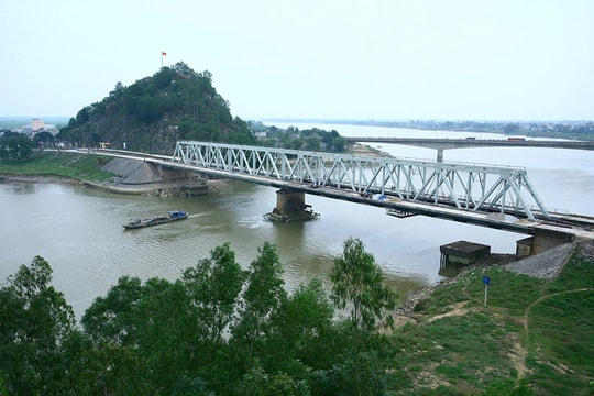 Cầu Hàm Rồng