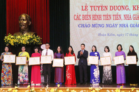 Quận Hoàn Kiếm, Thanh Xuân tuyên dương các điển hình tiên tiến, nhà giáo tiêu biểu