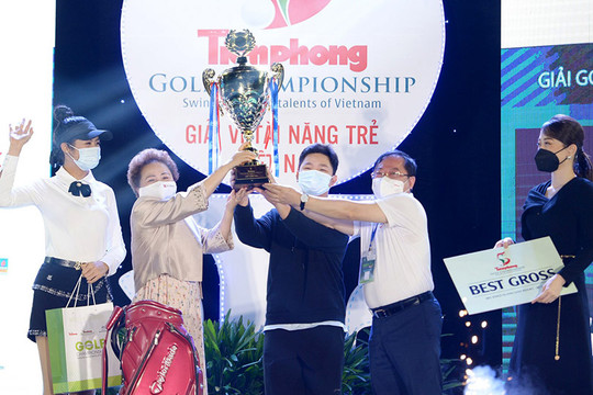 Golfer 14 tuổi Nguyễn Anh Minh vô địch Tiền Phong Golf Championship 2021