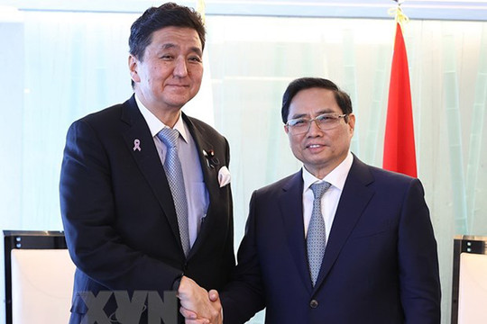 Thủ tướng tiếp Bộ trưởng Quốc phòng Nhật Bản Kishi Nobuo và Thống đốc tỉnh Kanagawa Kuroiwa Yuji