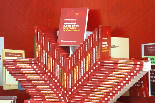 Ra mắt sách ''Những điểm mới về an ninh quốc gia trong Văn kiện Đại hội XIII của Đảng''