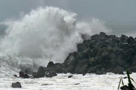 Indonesia phát cảnh báo sóng thần sau động đất rất mạnh