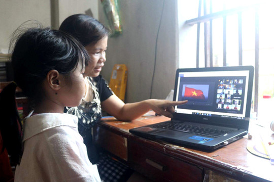 Tháo gỡ khó khăn cho học sinh nghèo học tập trực tuyến