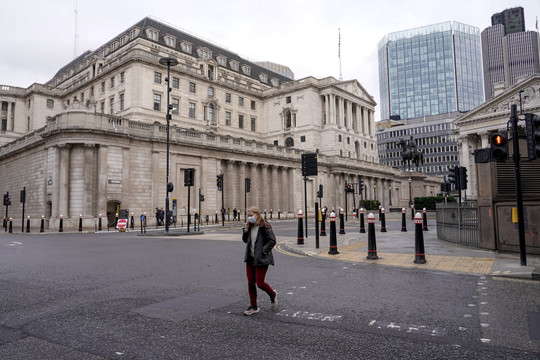 Ngân hàng trung ương Anh tăng lãi suất lần đầu tiên từ đầu đại dịch Covid-19