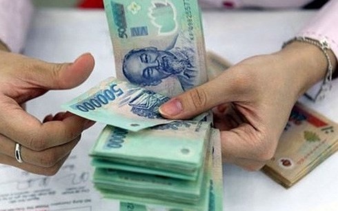 Cán bộ đang trong thời gian bị kiểm tra dấu hiệu vi phạm không được nâng lương
