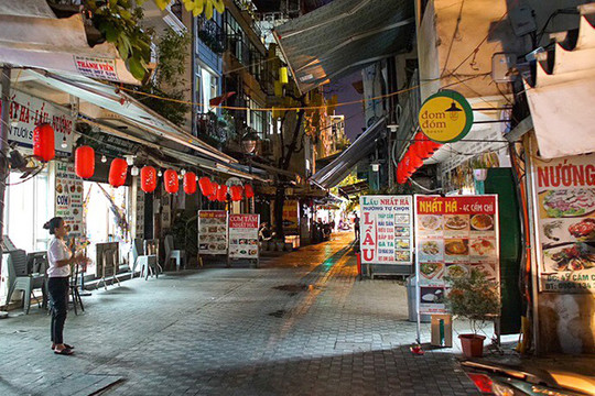 Quận Hoàn Kiếm: Nhà hàng, dịch vụ ăn uống chỉ bán mang về