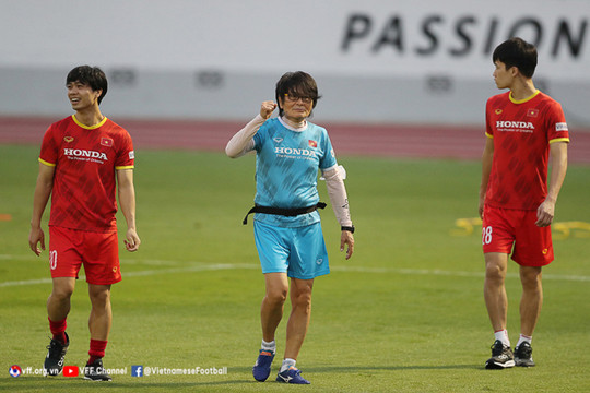 Đội tuyển Việt Nam chia tay bác sĩ Choi Ju-young và trợ lý Kim Tae-min sau AFF Cup 2020