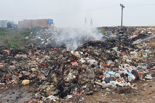 Nhiều bãi rác tự phát tại Tả Thanh Oai