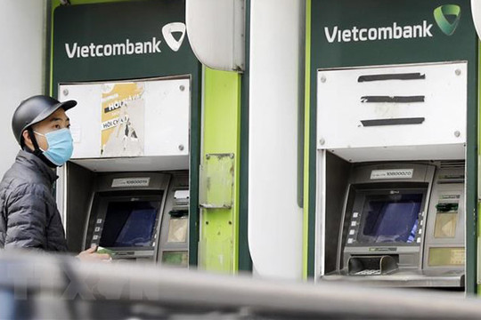 Mua bán online ''giảm tải'' cho ATM