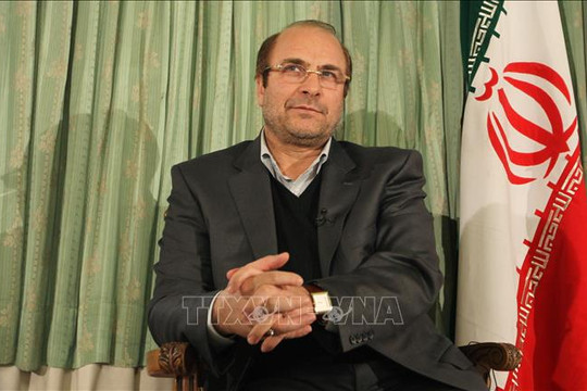 Chủ tịch Quốc hội Vương Đình Huệ chúc mừng Chủ tịch Hội đồng Tư vấn Hồi giáo Iran