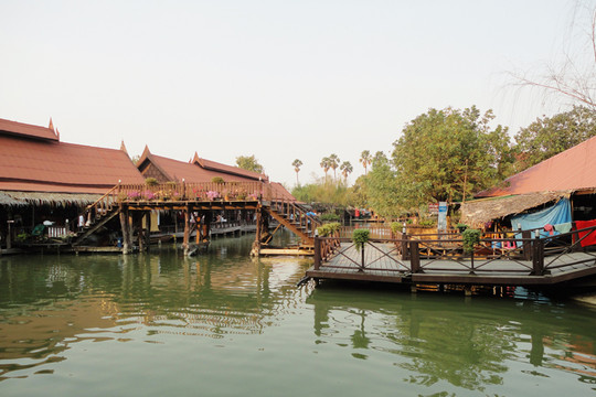 Những khu chợ nổi tiếng ở Ayutthaya