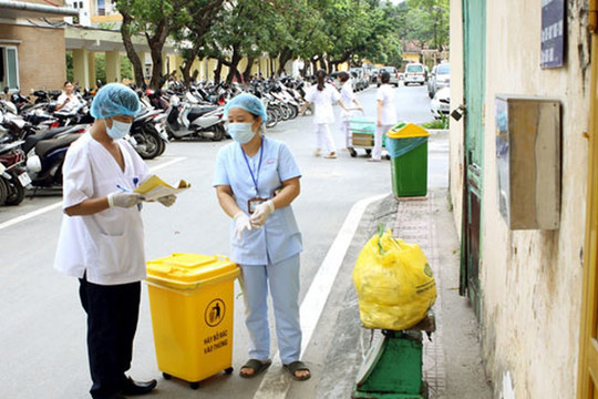 Đặt mục tiêu 100% cơ sở y tế phân loại chất thải nhựa để xử lý theo quy định