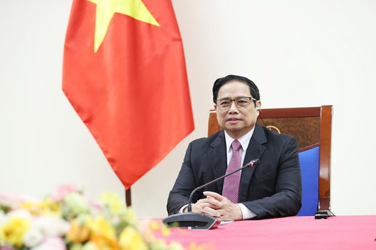 Thủ tướng Phạm Minh Chính điện đàm với Giám đốc điều hành Chương trình COVAX