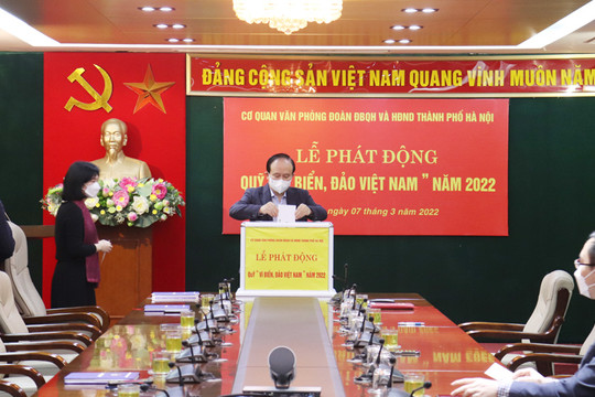 Cơ quan Văn phòng Đoàn ĐBQH và HĐND thành phố Hà Nội ủng hộ Quỹ ''Vì biển, đảo Việt Nam''