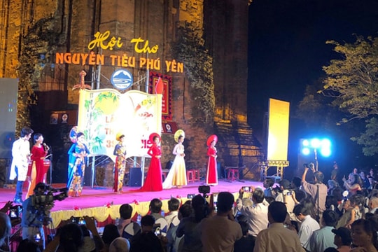Thơ - sự sống từ ngôn ngữ
