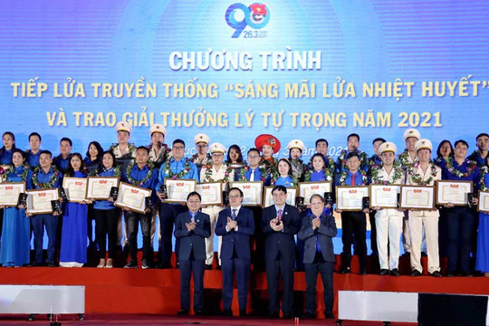 Hà Nội có 4 cán bộ Đoàn tiêu biểu nhận Giải thưởng Lý Tự Trọng năm 2022